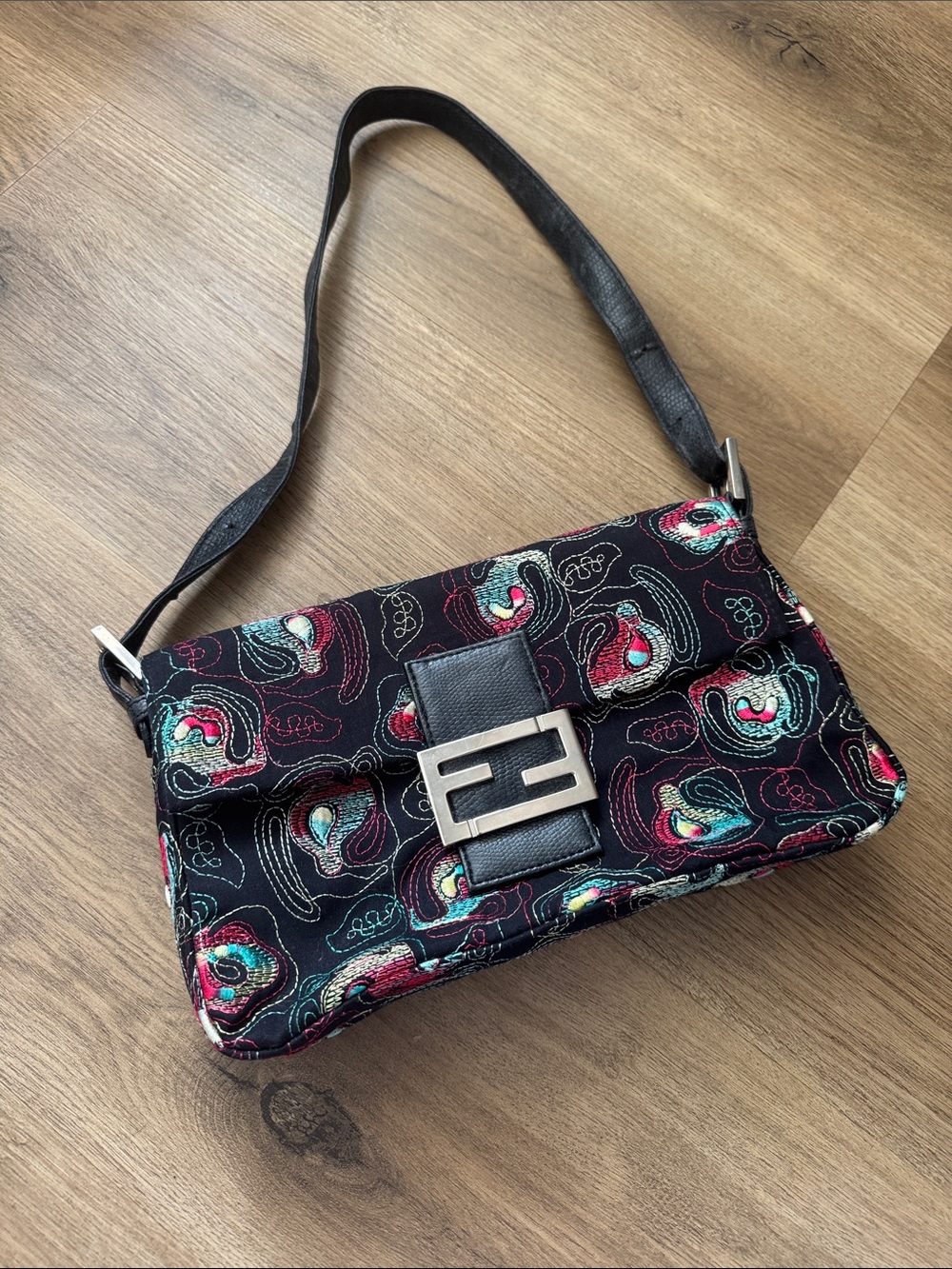 Baguette-Inspired Embroidered Shoulder Bag with Silver Accent